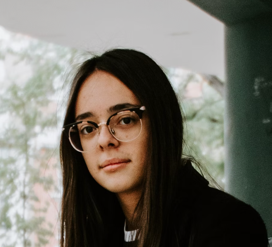Brunette woman wearing glasses